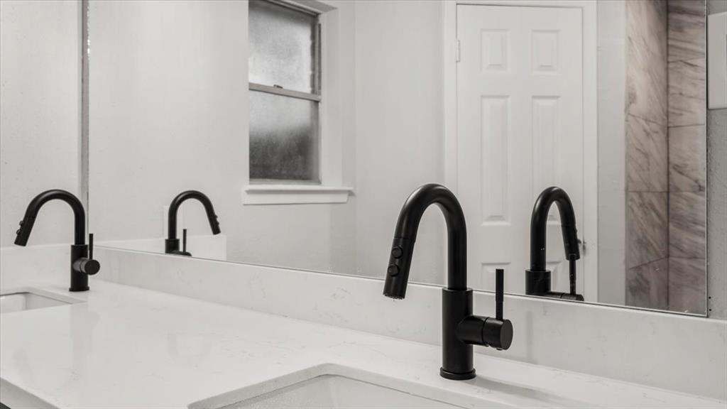 10622 Highland Woods Drive, Sugar Land, Texas image 33