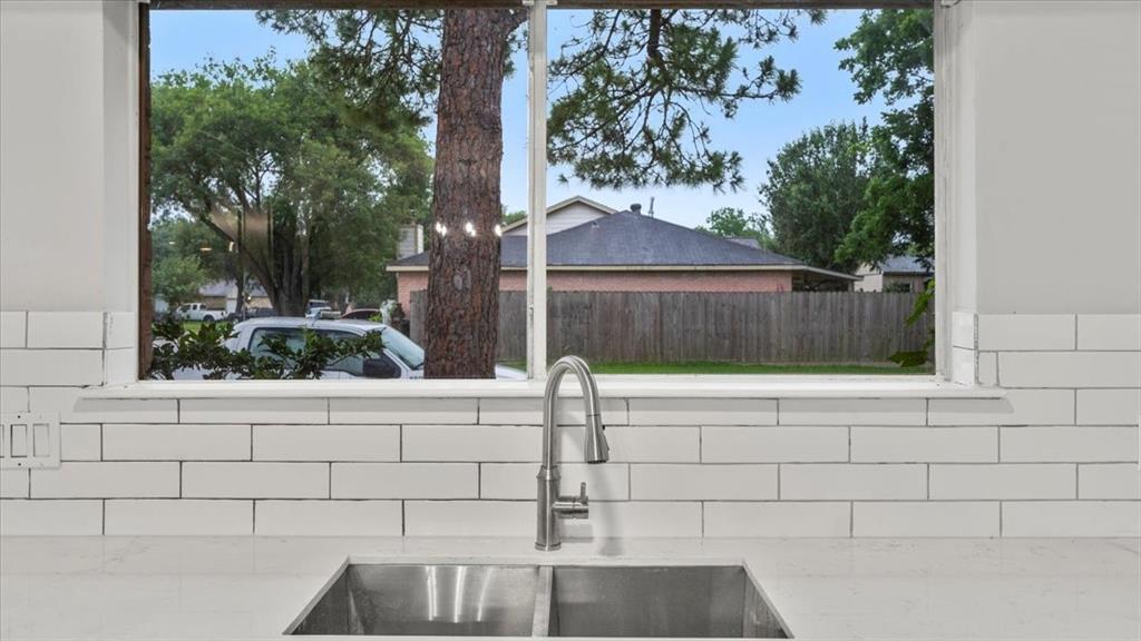 10622 Highland Woods Drive, Sugar Land, Texas image 11