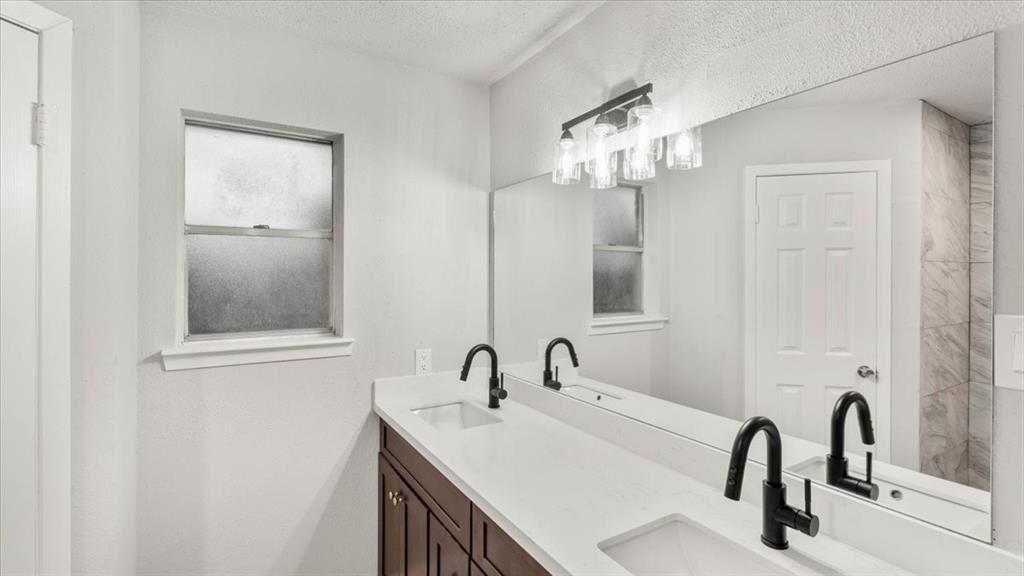 10622 Highland Woods Drive, Sugar Land, Texas image 32