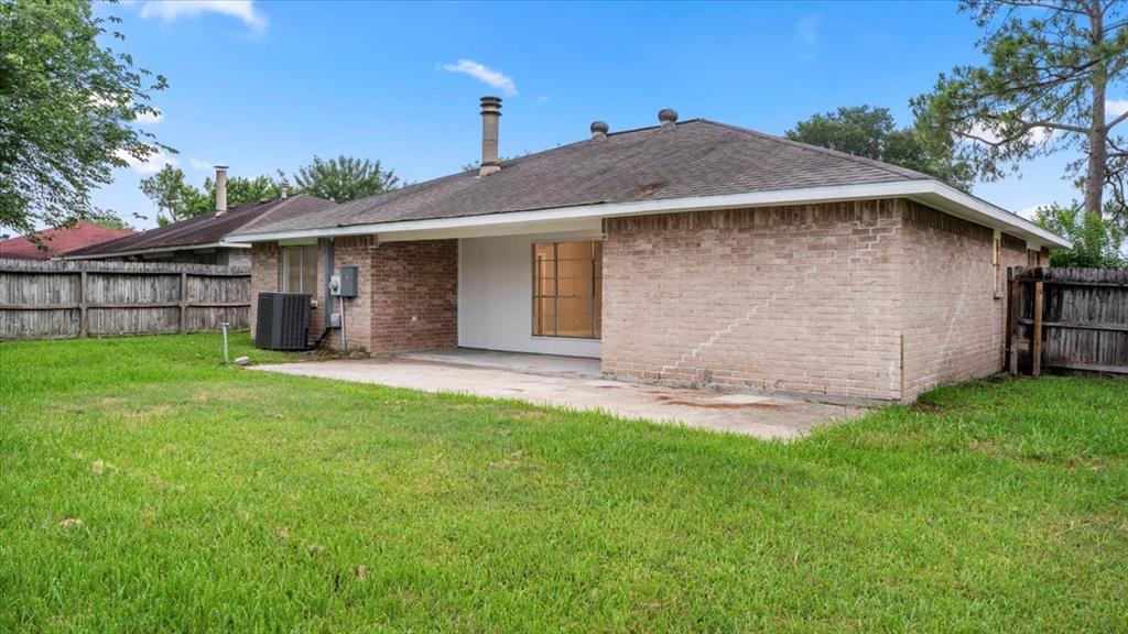 10622 Highland Woods Drive, Sugar Land, Texas image 47