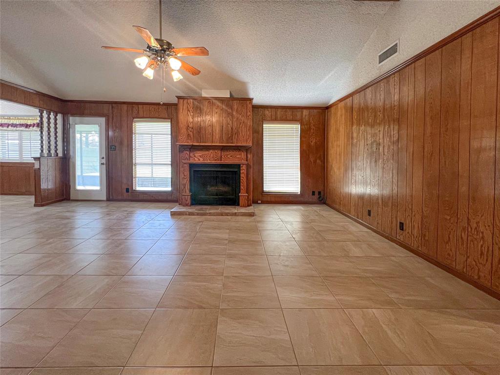 303 Petunia Street, Lake Jackson, Texas image 5