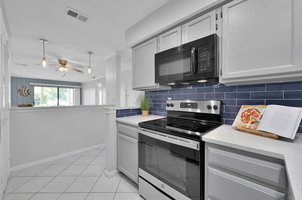 110D Lakeview Terrace #D, Conroe, Texas image 8