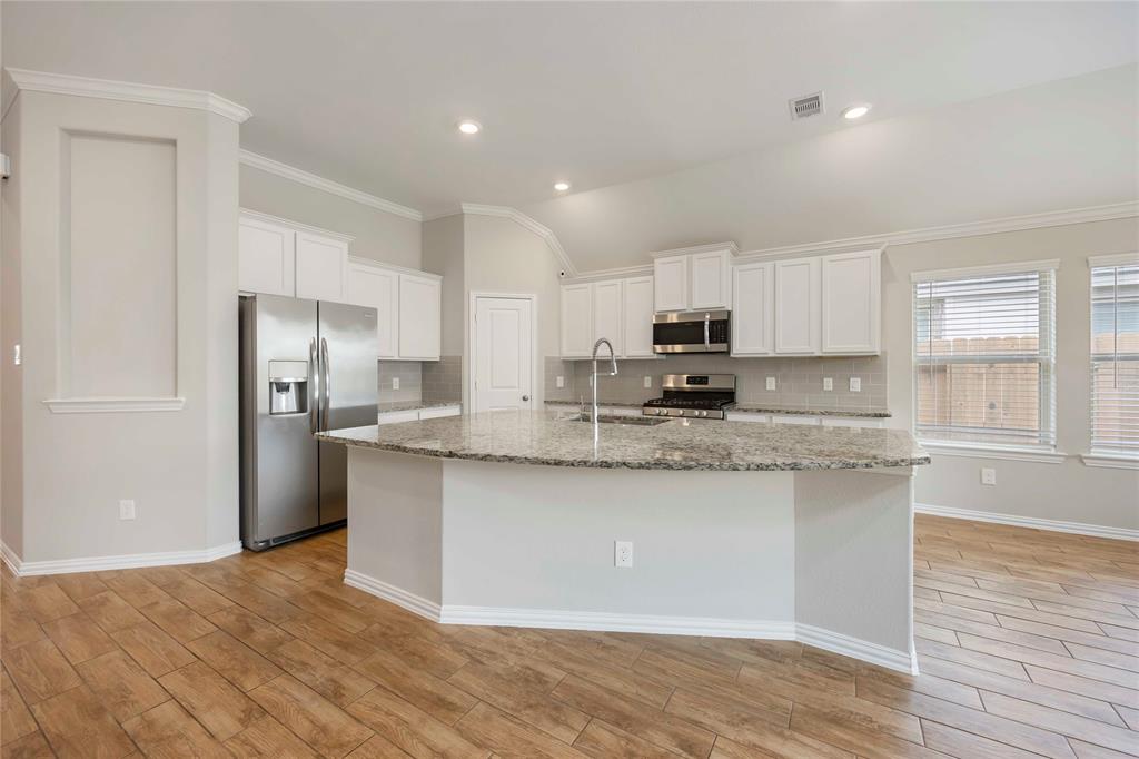 3677 Pinewood Bend Lane, Spring, Texas image 10