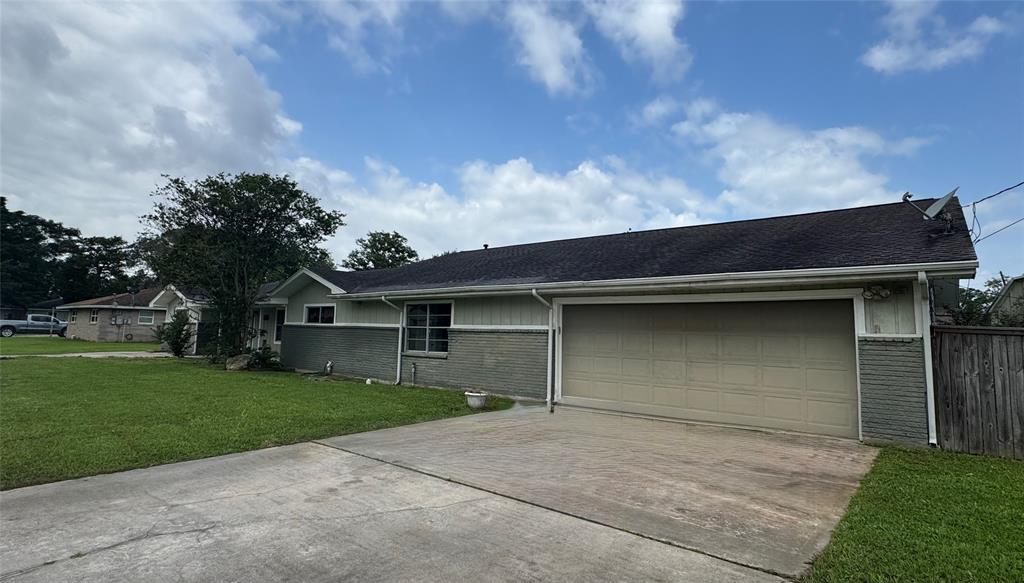 805 Dugas Street, Bridge City, Texas image 4