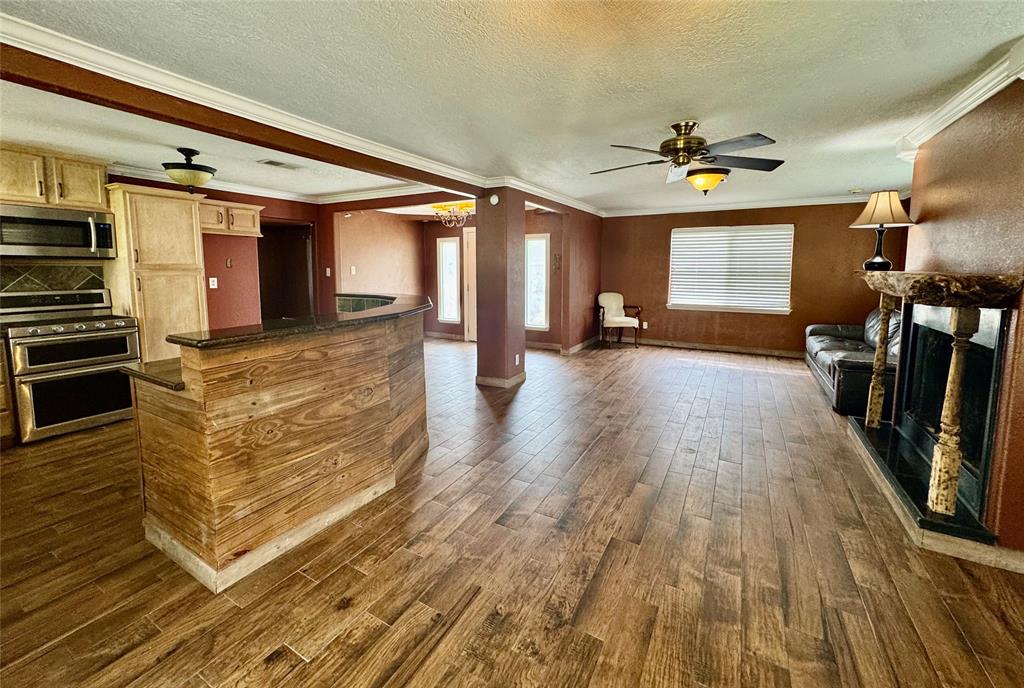 805 Dugas Street, Bridge City, Texas image 7