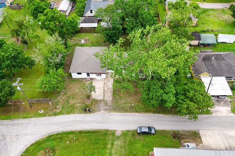 A home in Brazoria