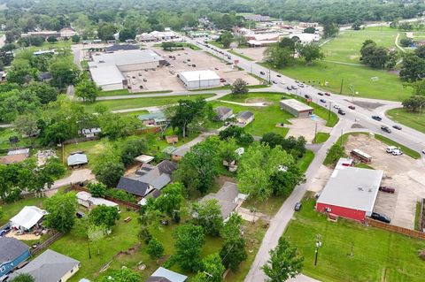 A home in Brazoria