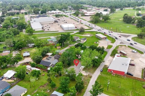 A home in Brazoria