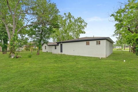 A home in Brazoria