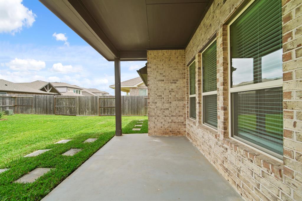 8911 Emerald Cane Drive, Missouri City, Texas image 27