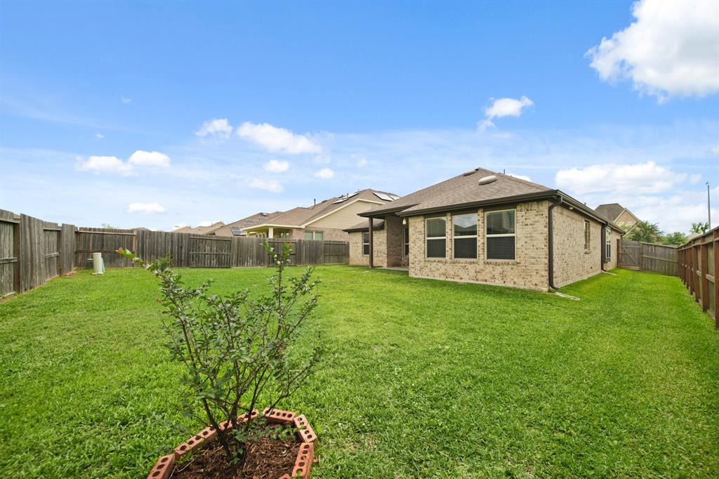 8911 Emerald Cane Drive, Missouri City, Texas image 29