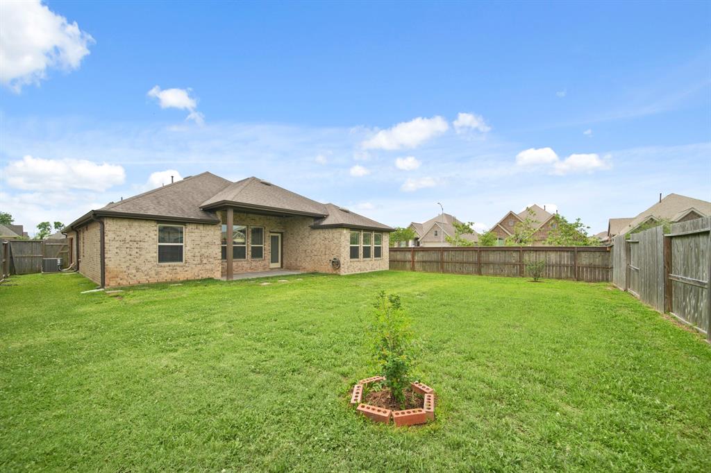 8911 Emerald Cane Drive, Missouri City, Texas image 28