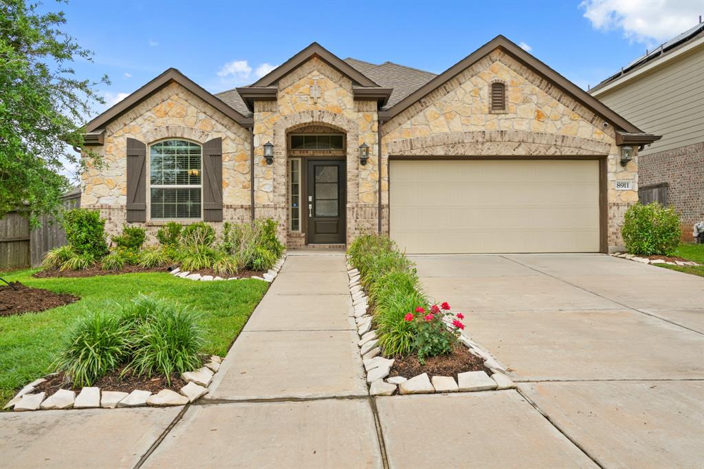 8911 Emerald Cane Drive, Missouri City, Texas image 3
