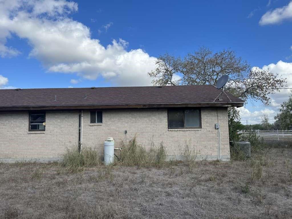 5996 Yucca Trail, Beeville, Texas image 5