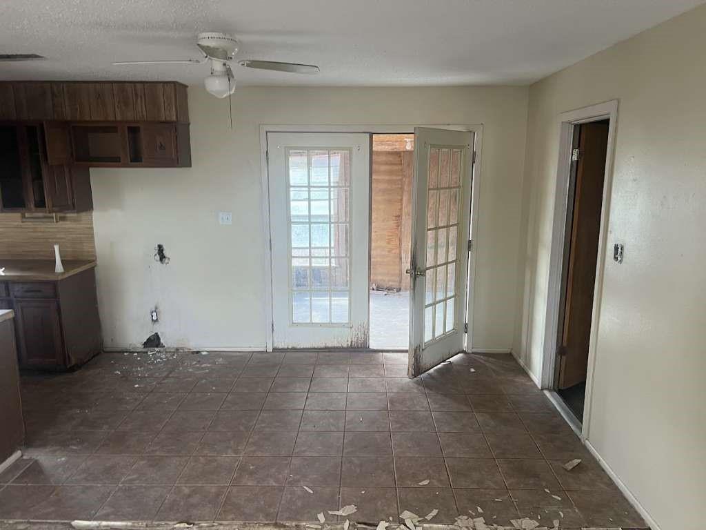 5996 Yucca Trail, Beeville, Texas image 8