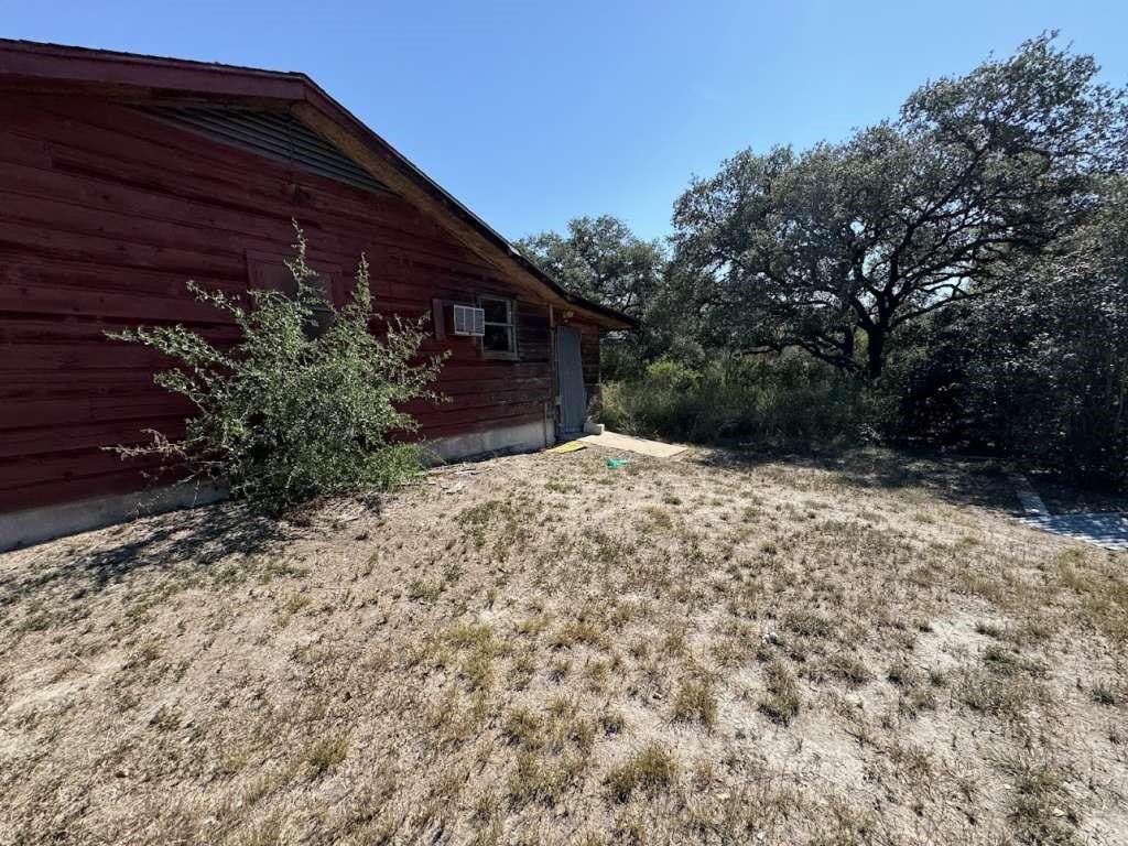 5996 Yucca Trail, Beeville, Texas image 21