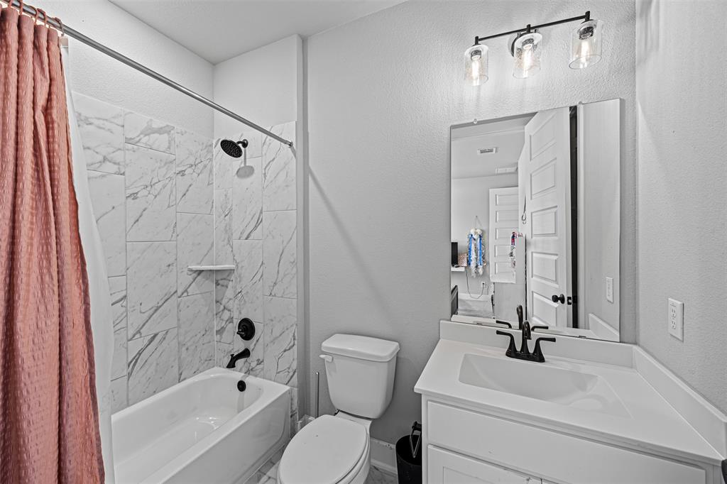 3002 Secret Lagoon Lane, Texas City, Texas image 37