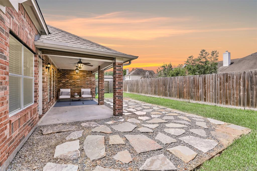 7403 Hickory Canyon Court, Humble, Texas image 3