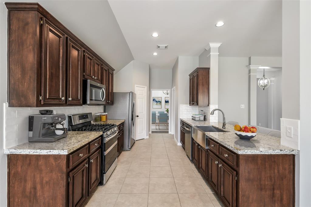 7403 Hickory Canyon Court, Humble, Texas image 6