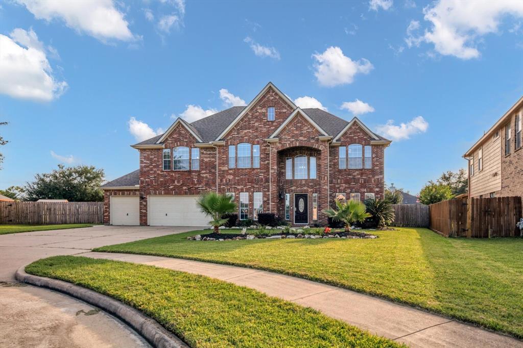 2402 Leslie Lane