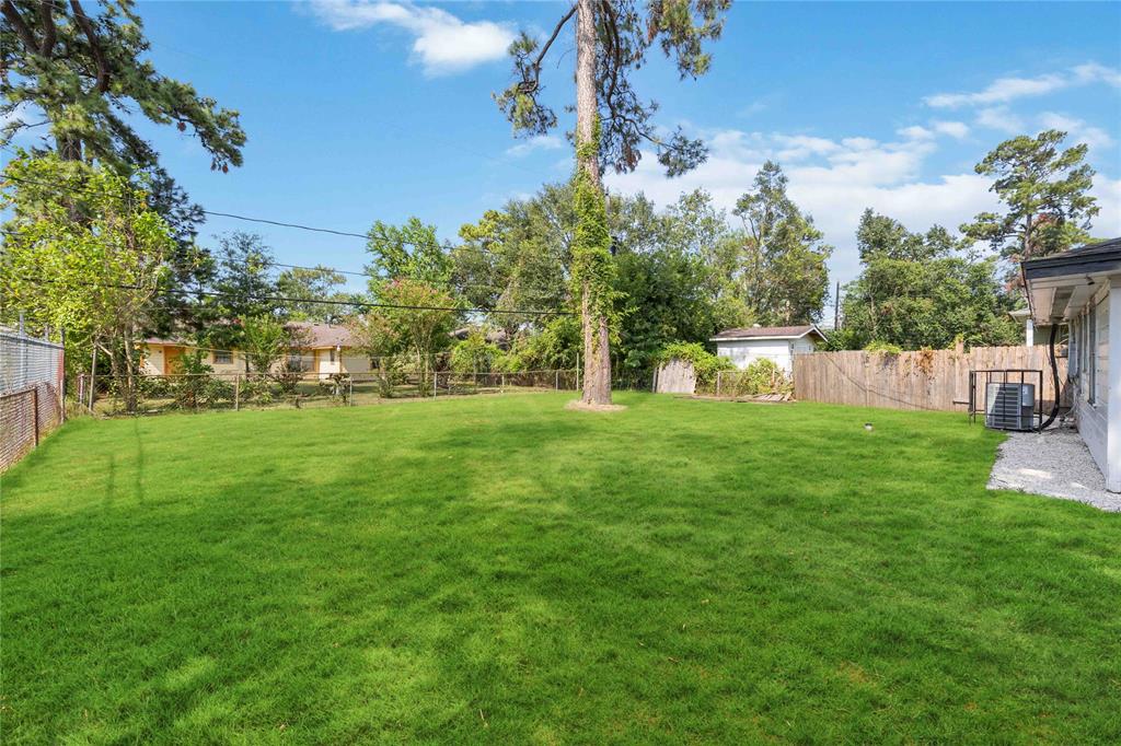 7639 Bigwood Street, Houston, Texas image 27