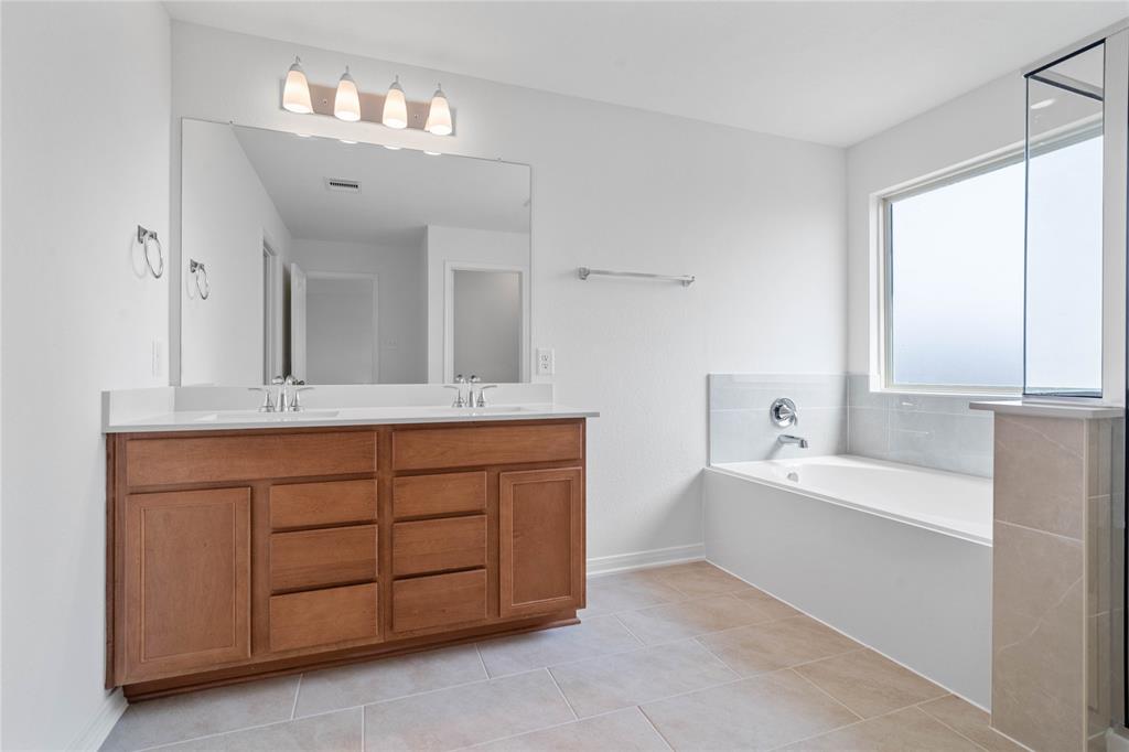 2824 Grand Anse Drive, Katy, Texas image 13