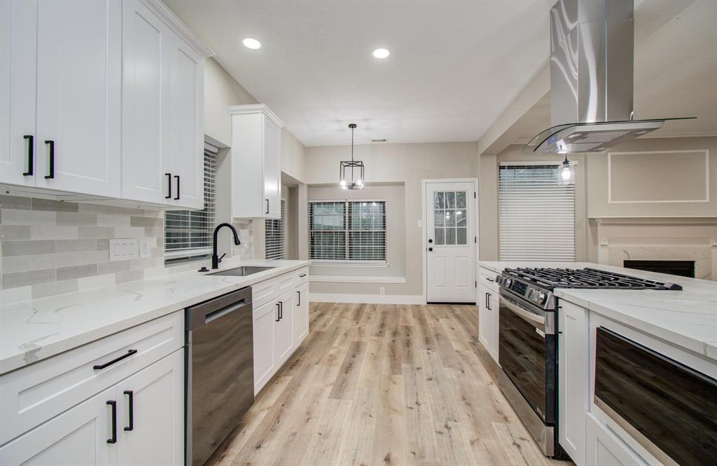 4606 Antique Meadows Drive, Friendswood, Texas image 9