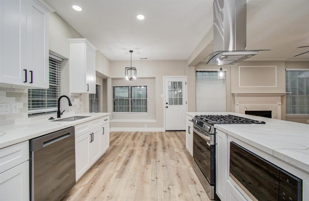 4606 Antique Meadows Drive, Friendswood, Texas image 10