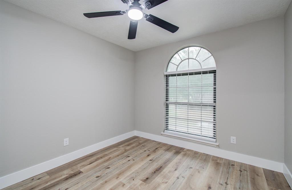 4606 Antique Meadows Drive, Friendswood, Texas image 34