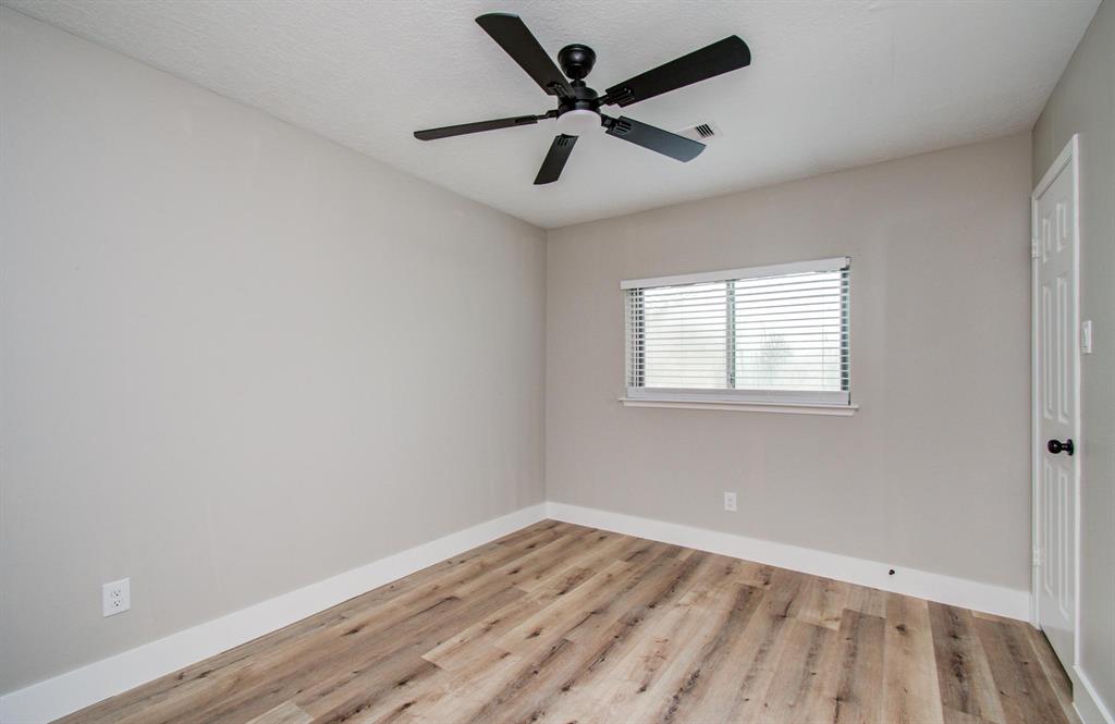 4606 Antique Meadows Drive, Friendswood, Texas image 31