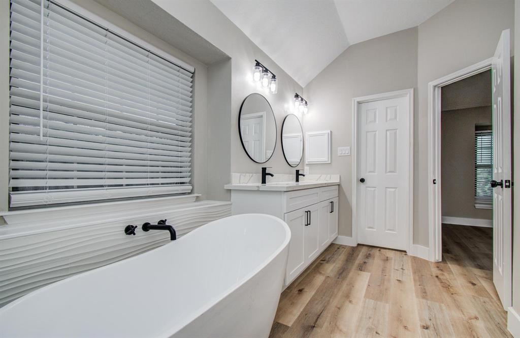 4606 Antique Meadows Drive, Friendswood, Texas image 29