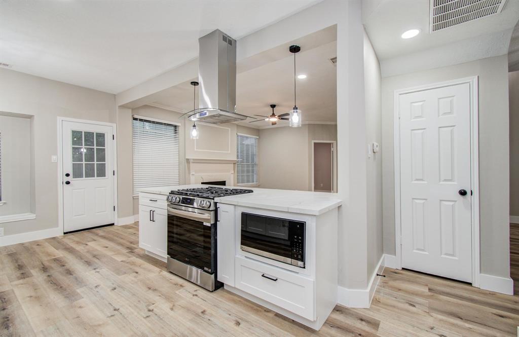 4606 Antique Meadows Drive, Friendswood, Texas image 7