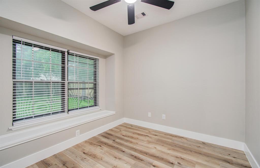 4606 Antique Meadows Drive, Friendswood, Texas image 18