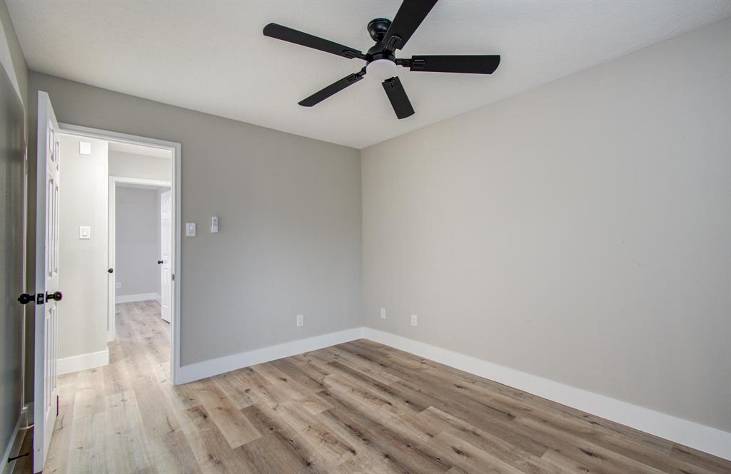 4606 Antique Meadows Drive, Friendswood, Texas image 32