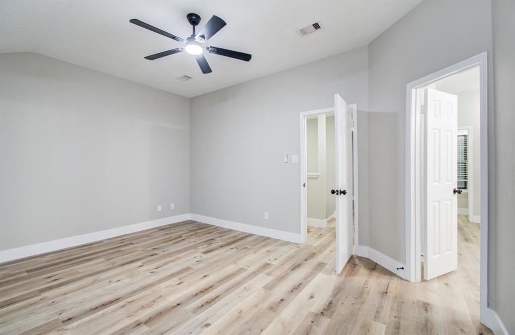4606 Antique Meadows Drive, Friendswood, Texas image 26