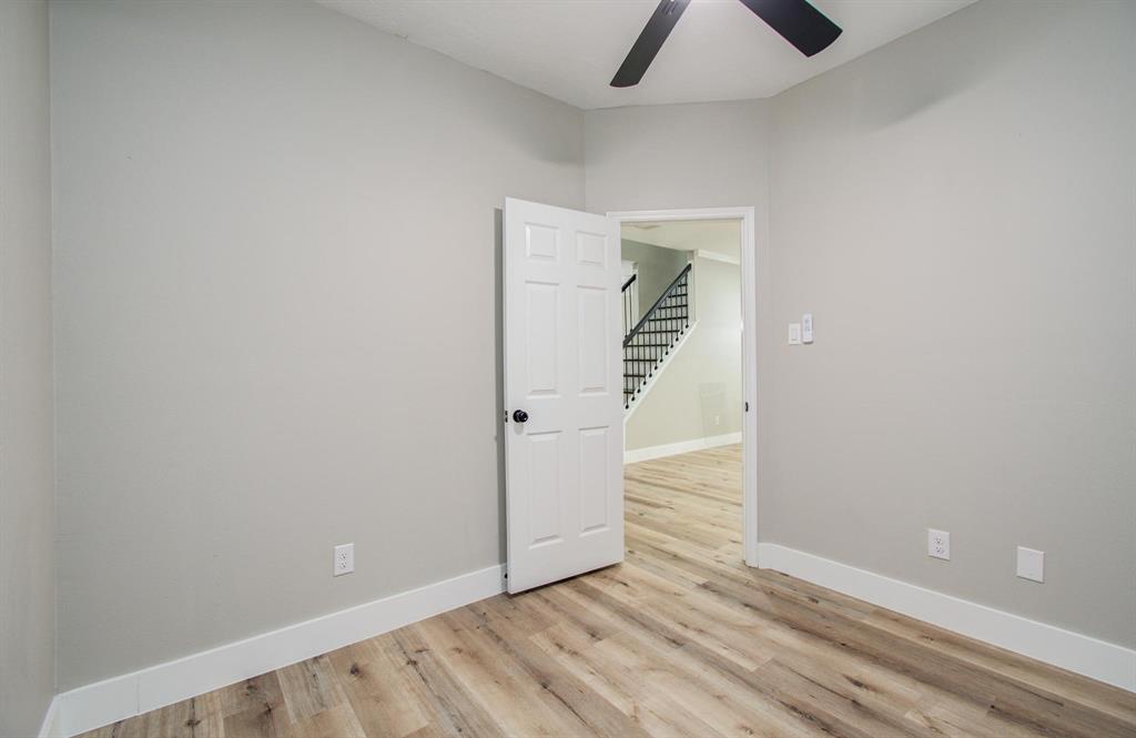 4606 Antique Meadows Drive, Friendswood, Texas image 19