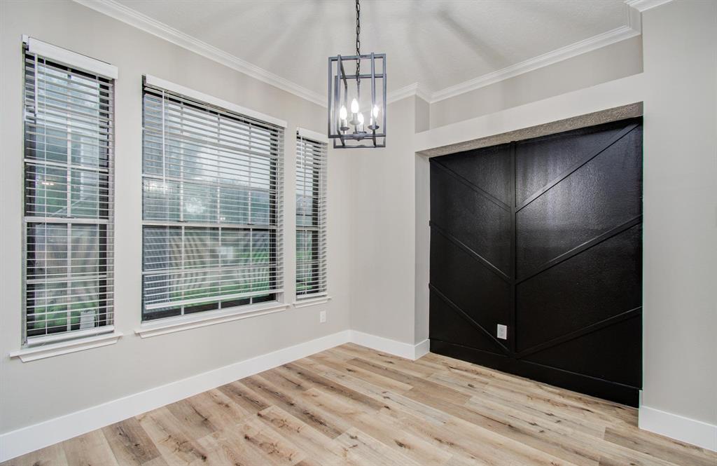 4606 Antique Meadows Drive, Friendswood, Texas image 3