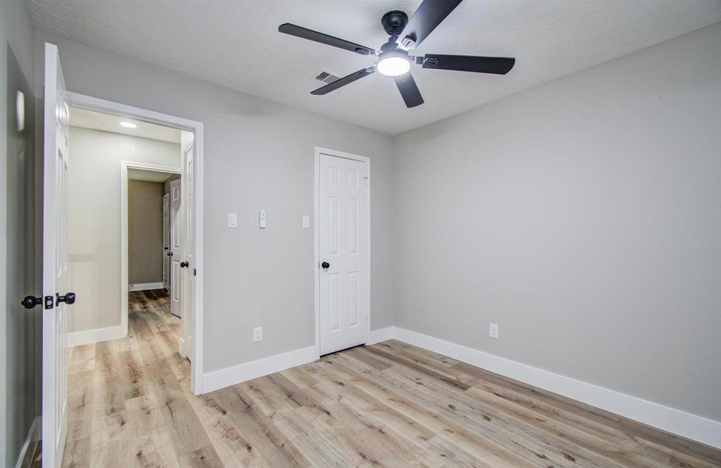 4606 Antique Meadows Drive, Friendswood, Texas image 35