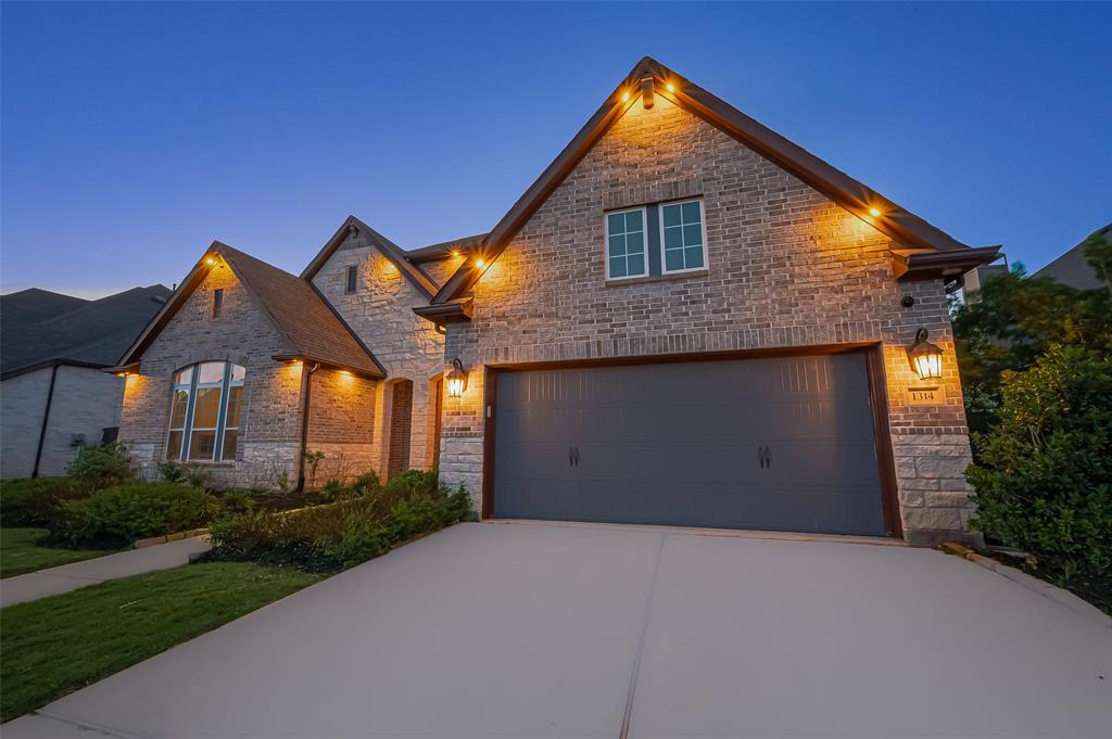 1314 Orange Pumpkin Lane