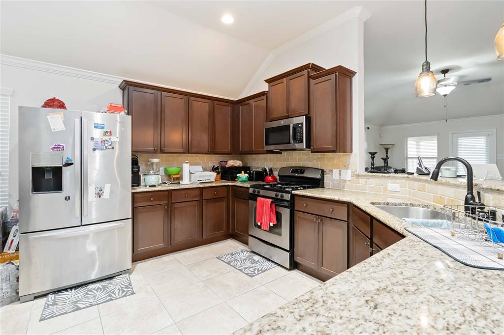 3523 Hamilton Bend Lane, Spring, Texas image 10