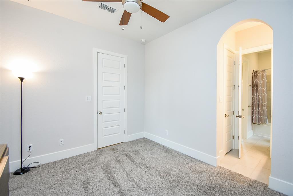 5207 Isidore Lane, Missouri City, Texas image 33