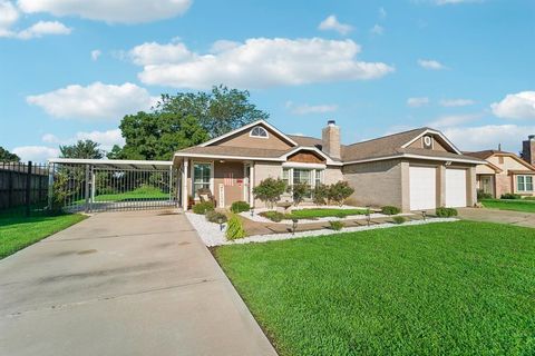 Single Family Residence in Dickinson TX 5212 Winding Brook Drive.jpg