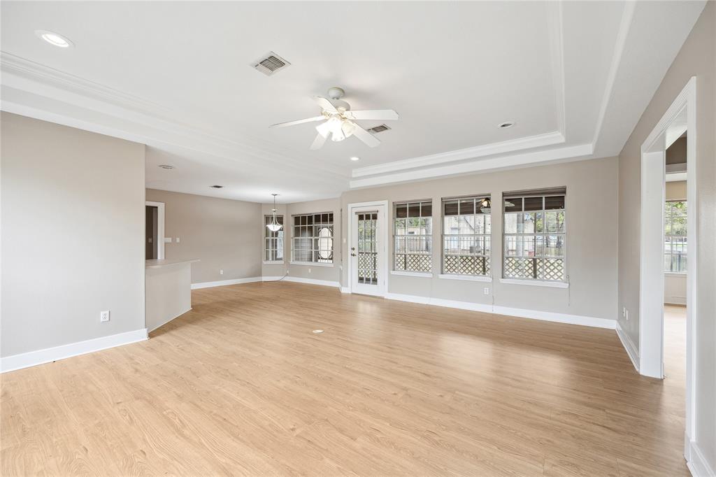 114 Park Place, La Grange, Texas image 4