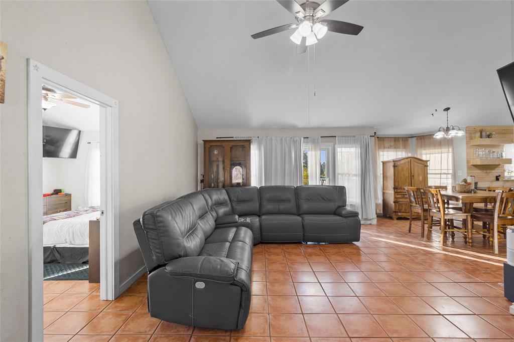 14 Louis Voan Road, Huntsville, Texas image 8
