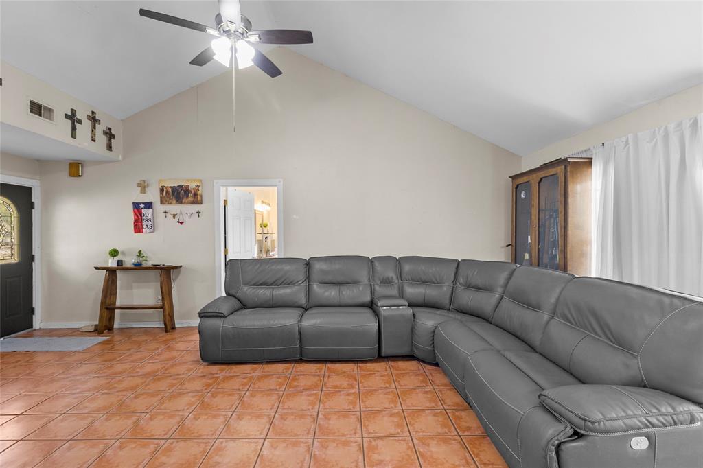 14 Louis Voan Road, Huntsville, Texas image 10