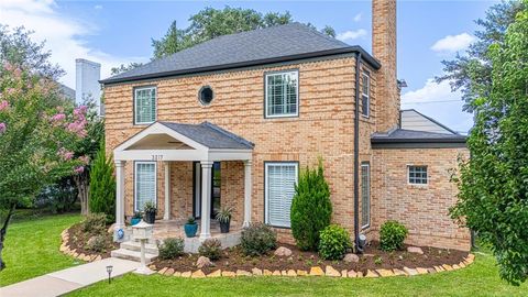 Photo of 3217 Parkwood Drive, Houston, TX 77021 (MLS # 89616725) Photo of 3217 Parkwood Drive, Houston, TX 77021 (MLS # 89616725)