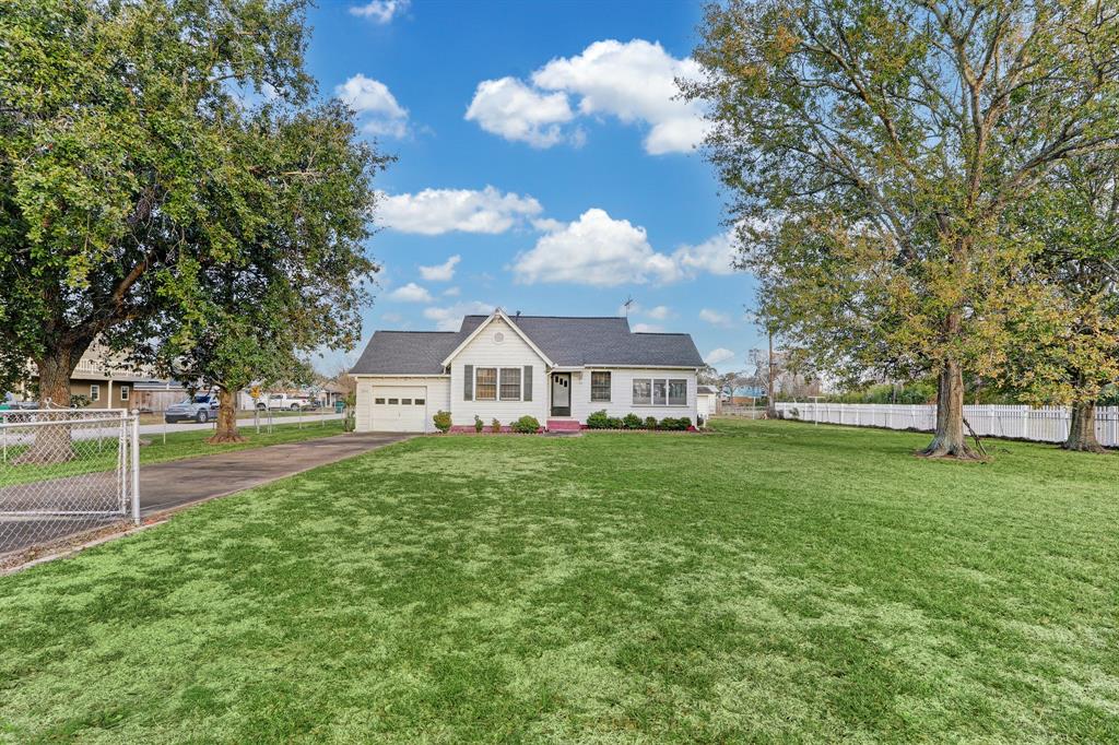 3514 Todville Road, Seabrook, Texas image 2