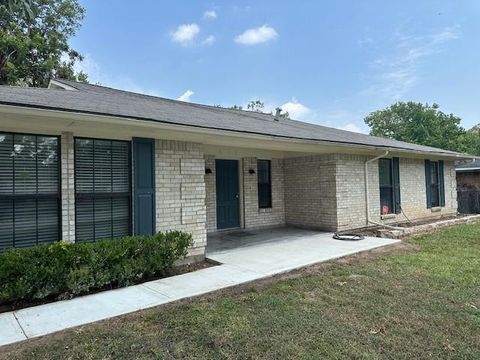 609 Llano Street Pasadena TX 77504