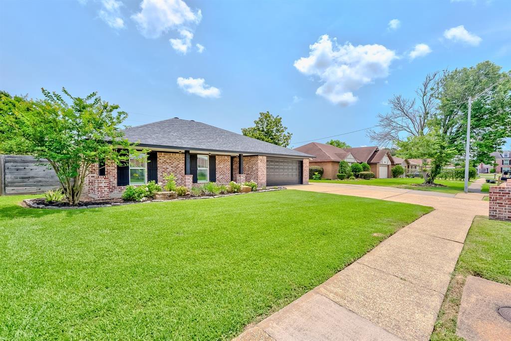 2325 Patricia Lane, Port Neches, Texas image 3
