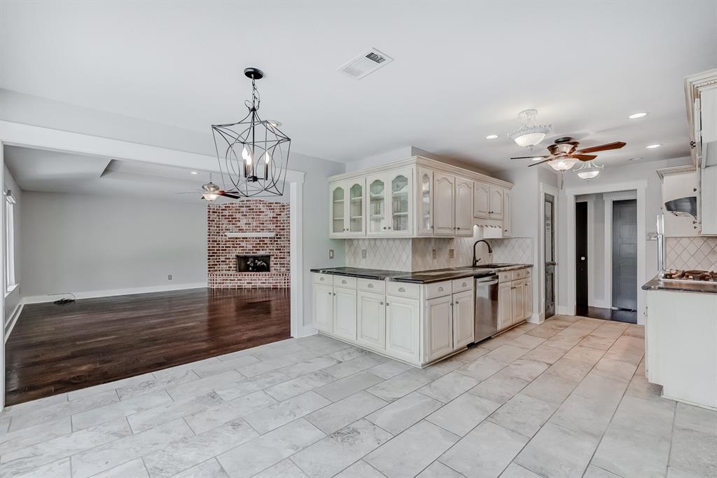 2325 Patricia Lane, Port Neches, Texas image 16